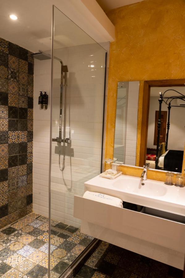 Villa Monument Hotel Aliayabiagba Eksteriør bilde